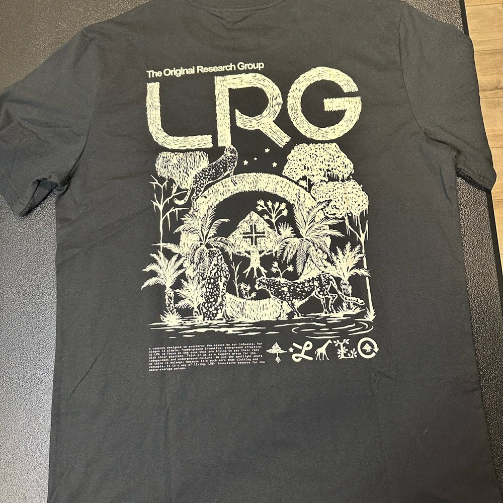 LRG Men's Black and White Graphic Tee